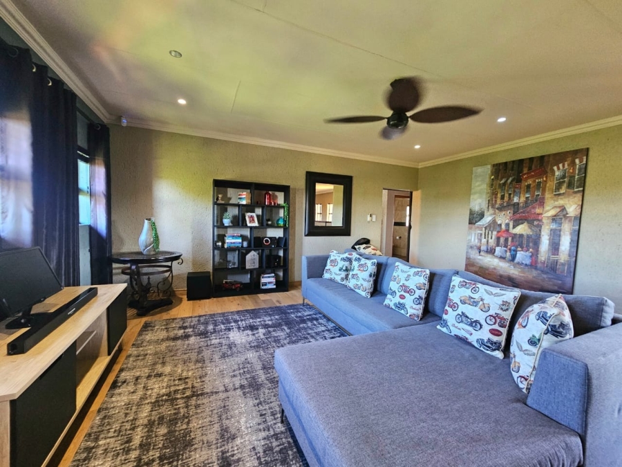 5 Bedroom Property for Sale in Grimbeeck Park North West